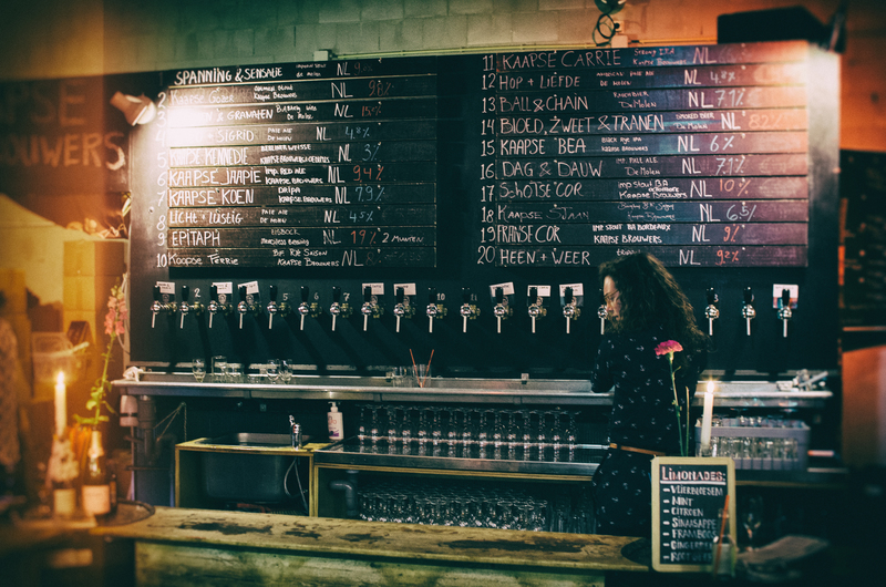 Entdecken Sie die überraschenden Geschmäcker von Kaapse Brouwers! Fachmännisch gebraute Biere aus Rotterdam, probieren Sie sie selbst.