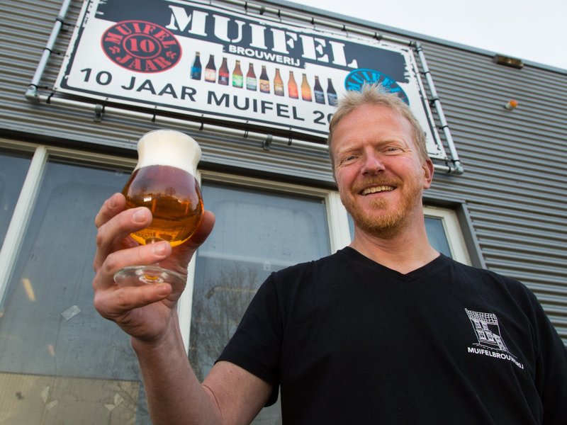Brauerei Muifel: Mit Leidenschaft gebraute Craft-Biere. Entdecken Sie die charakteristischen Aromen und einzigartigen Bierstile dieser Brauerei aus Brabant.